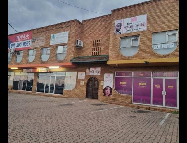 FARM FOR SALE IN KEMPTON PARK CENTRAL